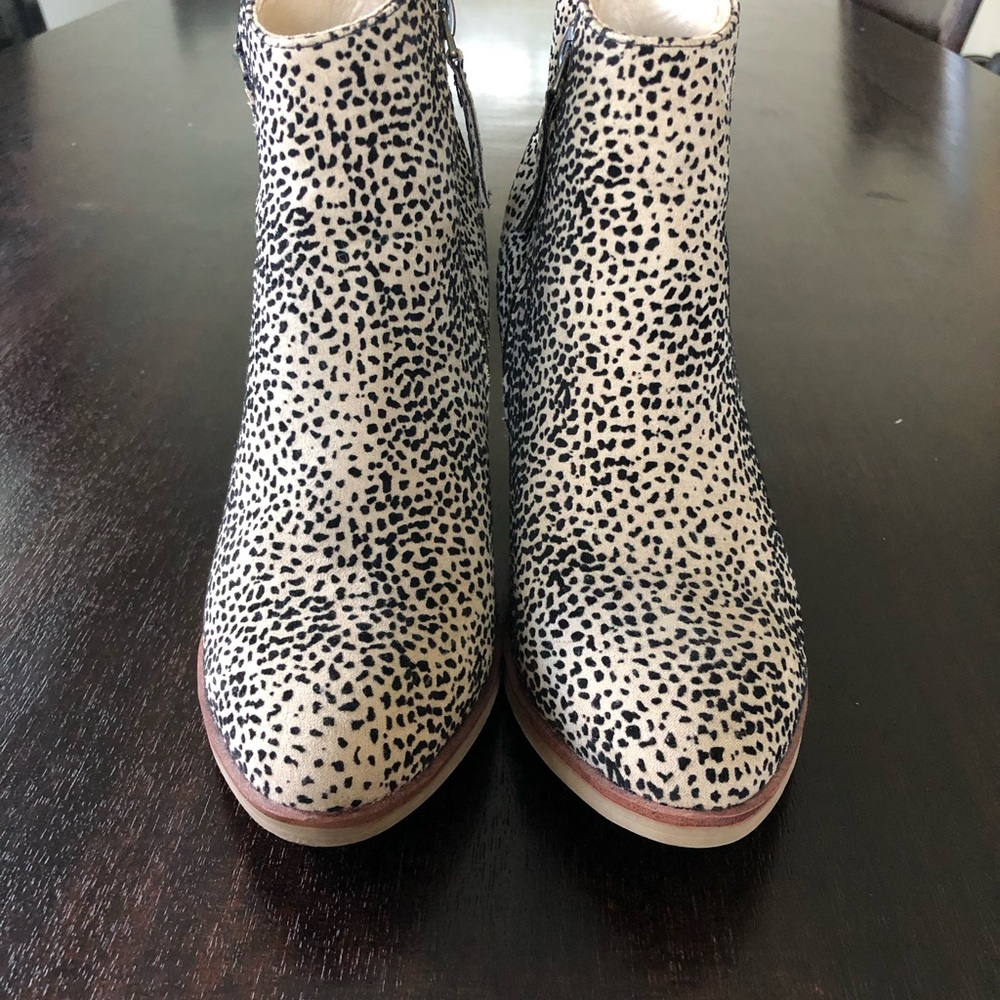 Stylish Black & Tan Leopard Spot Ankle Boots